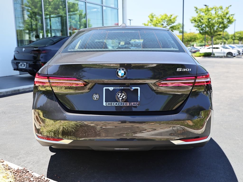 New 2027 Dark Graphite Metallic BMW 530i image 8