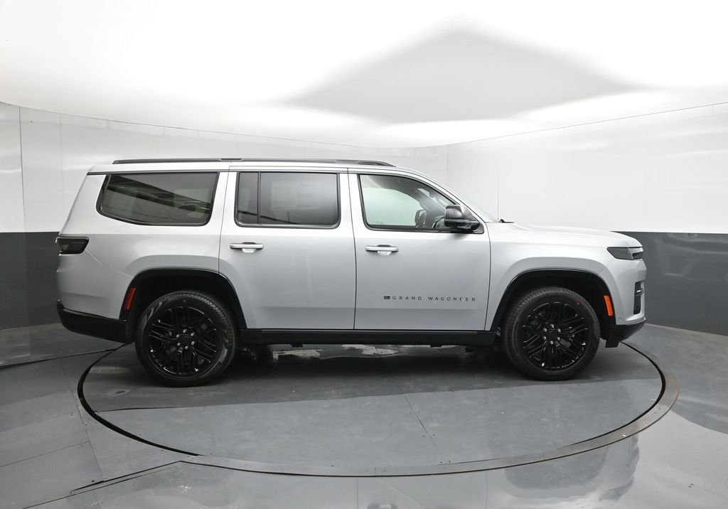 New 2026 Silver-Zynith Exterior Paint Jeep Limited Reserve image 11