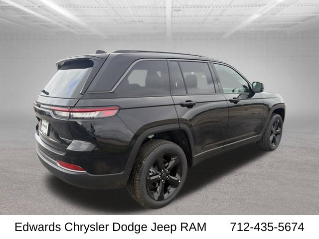 New 2027 High-Gloss Black Paint Jeep Limited image 9