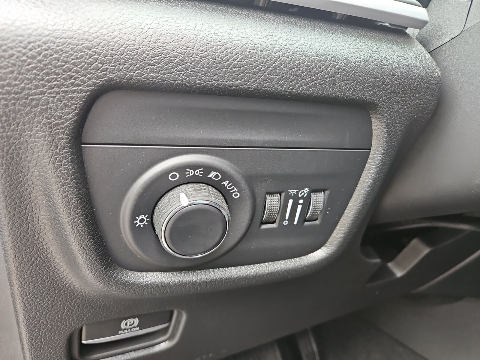 New 2026 Baltic Gray Metallic Clear-Coat Exterior Paint Jeep Laredo image 23