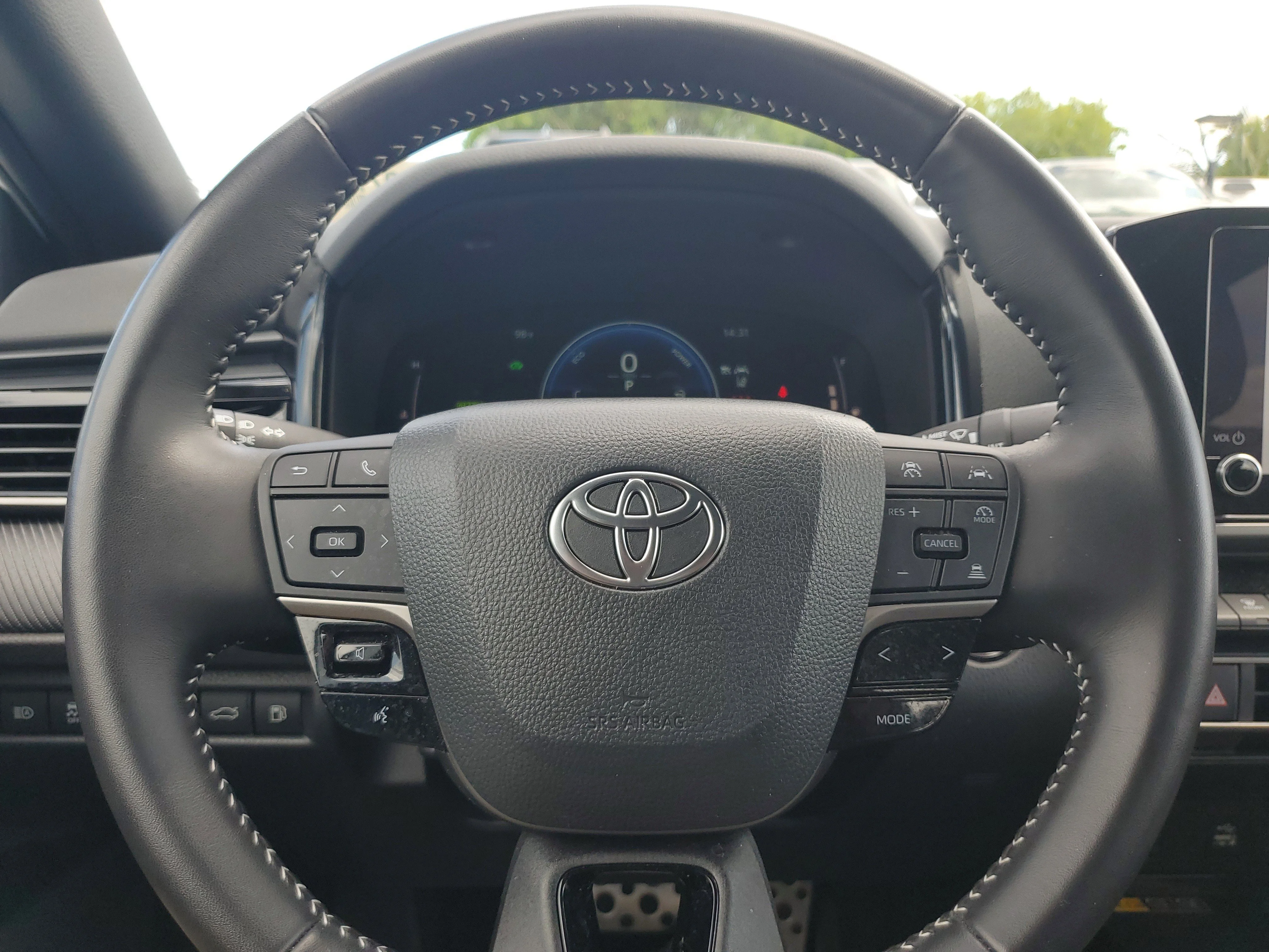 Certified Used 2025 Ice Toyota SE image 23