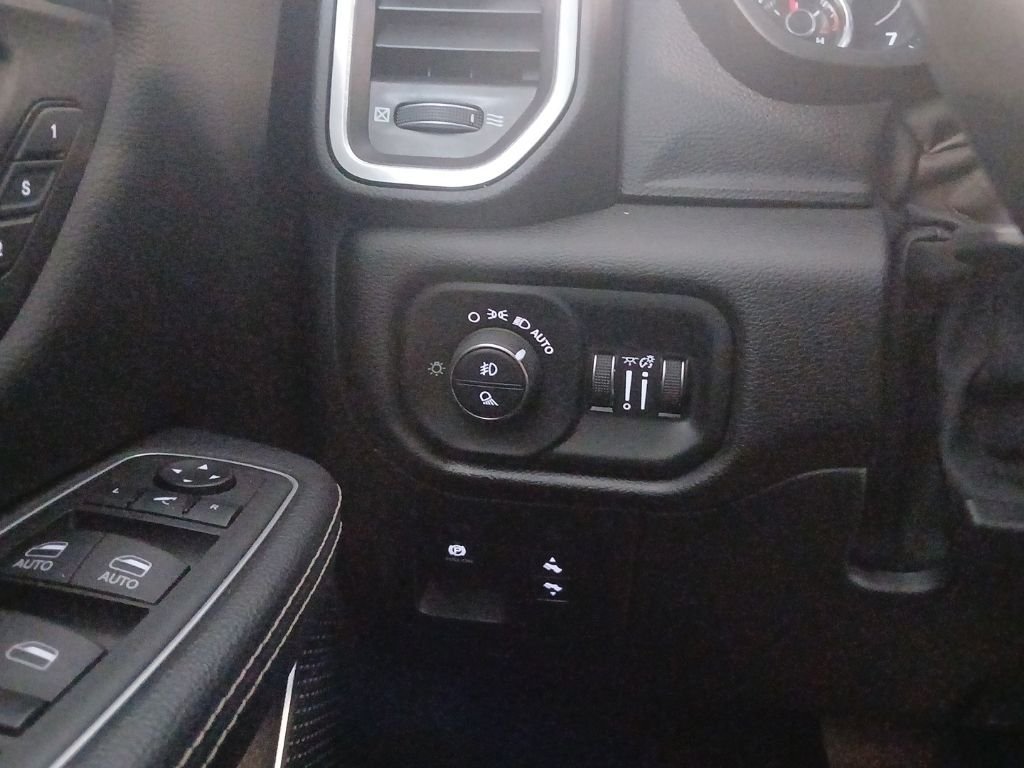 Used 2022 White Ram Laramie image 15