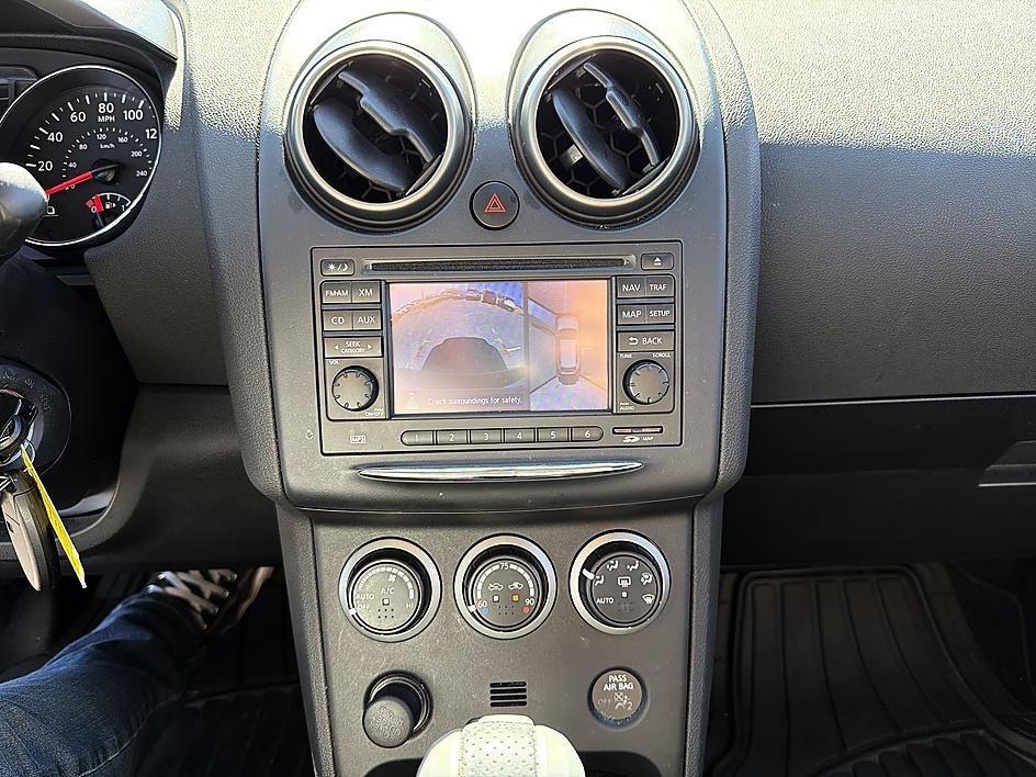 Used 2013 Brilliant Silver Nissan SL image 20