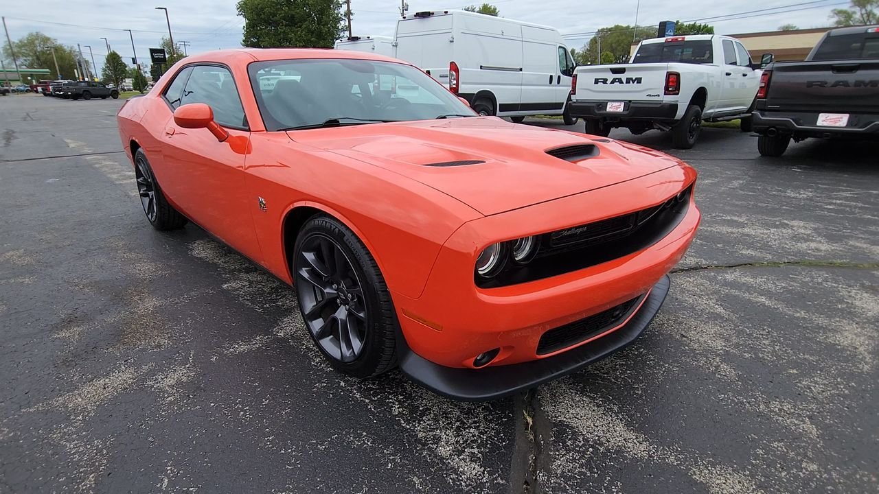Used 2023 Go Mango Dodge R/T Scat Pack image 2