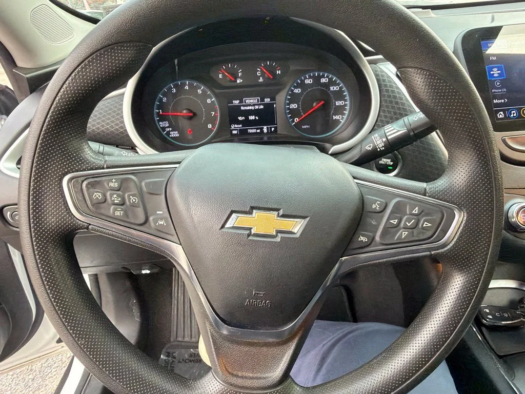 Used 2023 White Chevrolet LT image 12