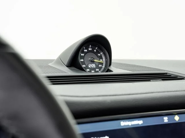 Used 2019  Porsche 4 image 18