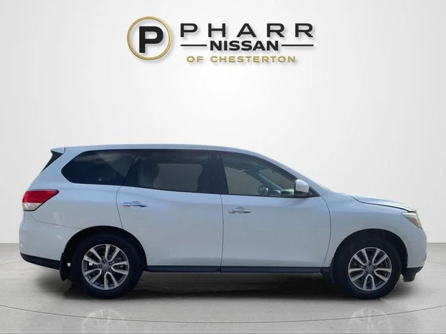 Used 2015 White Nissan S image 6