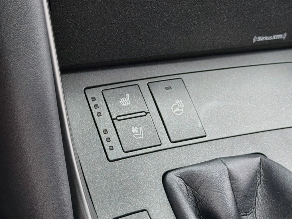 Used 2024 White Pearl Lexus 300 image 18