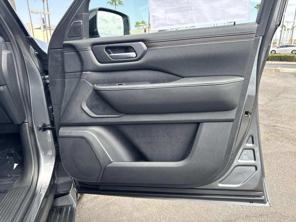 New 2026 GUN MET Nissan SL image 33
