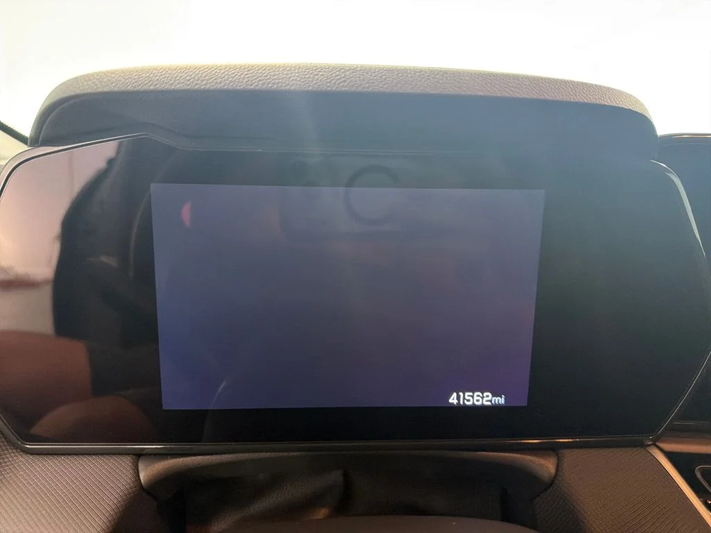 Used 2025 Gray Chevrolet LS image 17