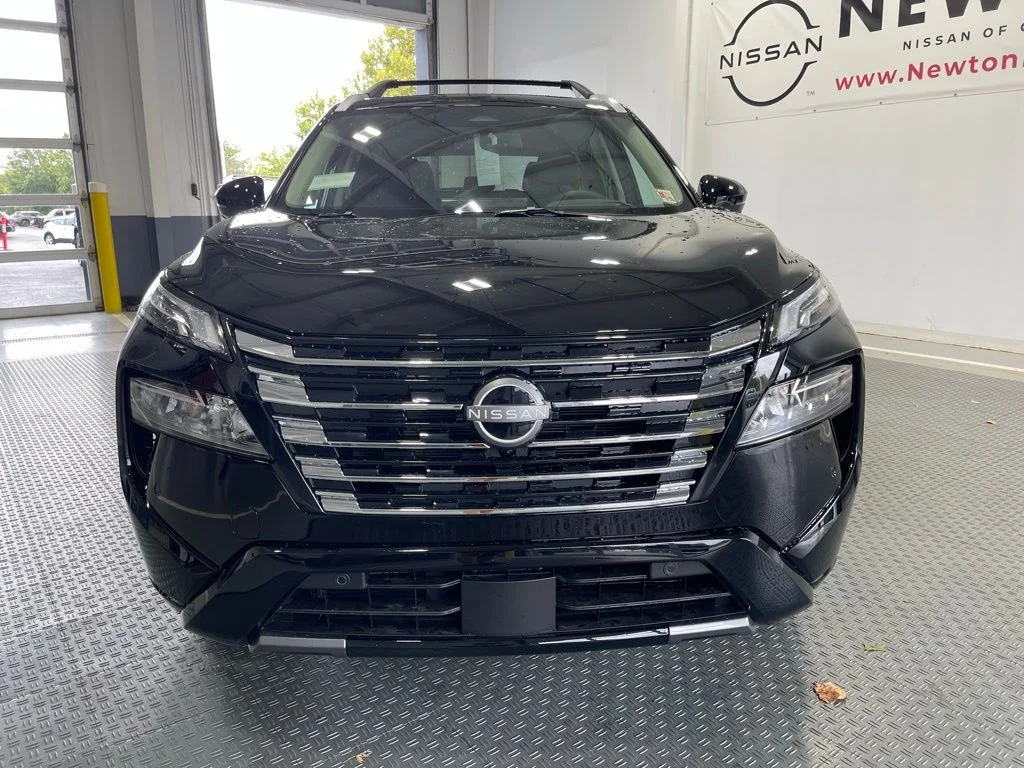 2026 Nissan Rogue Platinum - Photo 3
