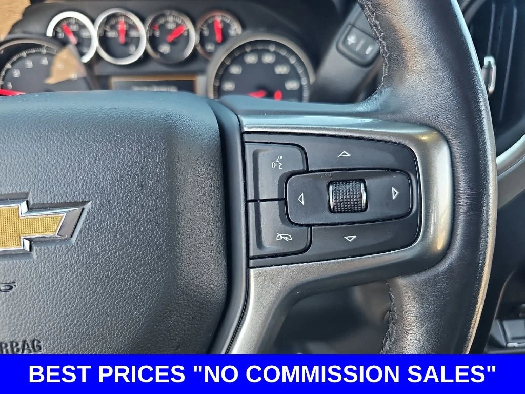Used 2019 White Chevrolet LT image 17