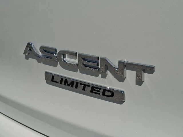 New 2026 CRYSTAL WHITE PEARL Subaru Limited 7-Passenger image 26
