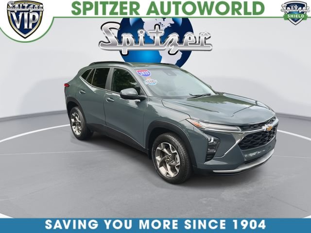 Used 2025 Gray Chevrolet LT image 3