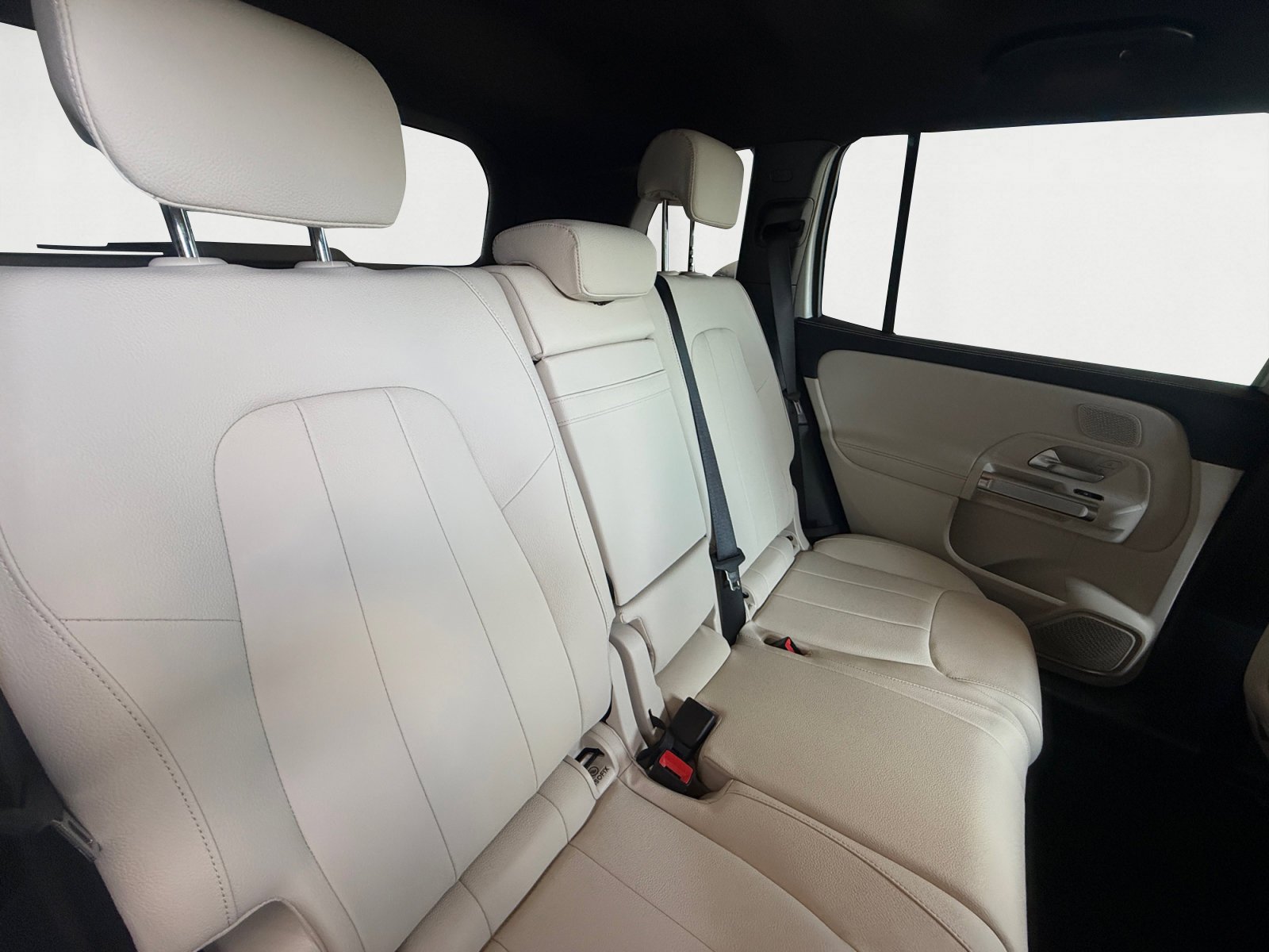 Used 2026 Polar White Mercedes-Benz GLB 250 image 18