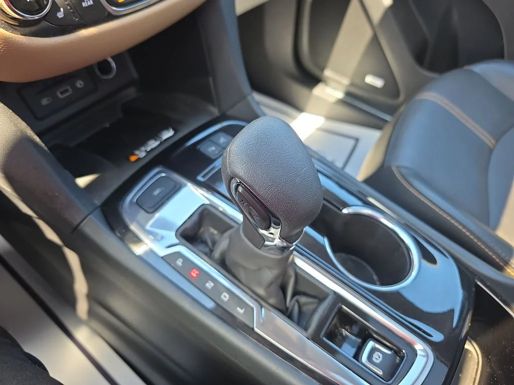 Used 2024 Beige Chevrolet Premier image 21