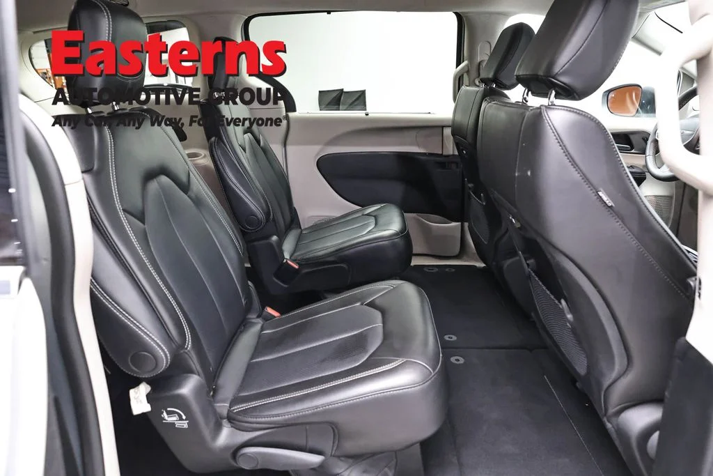 Used 2023 Silver Chrysler Touring L image 26