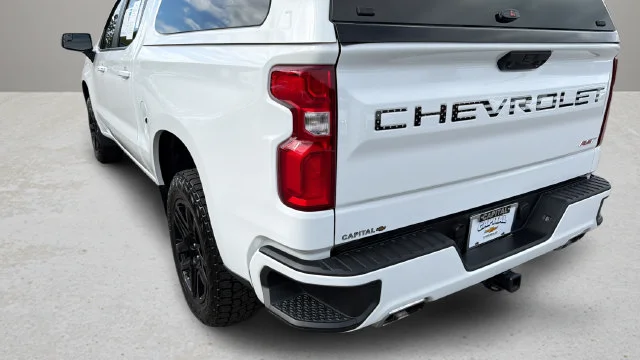 Used 2024 White Chevrolet RST image 40