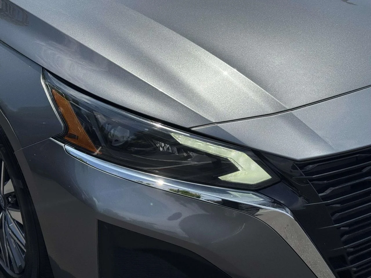 Used 2023 Gun Metallic Nissan SV FWD image 10