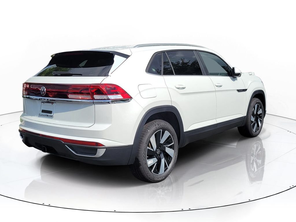 New 2026 White/off-white Volkswagen SE w/Technology image 4