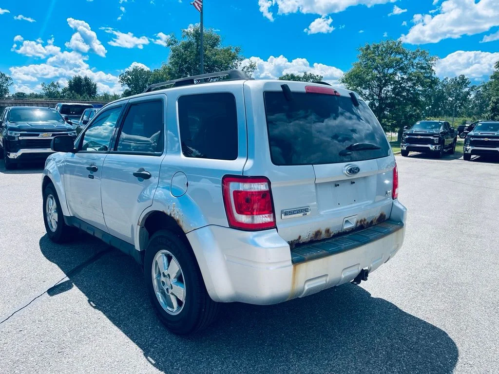 Used 2011 Silver Ford XLT image 3