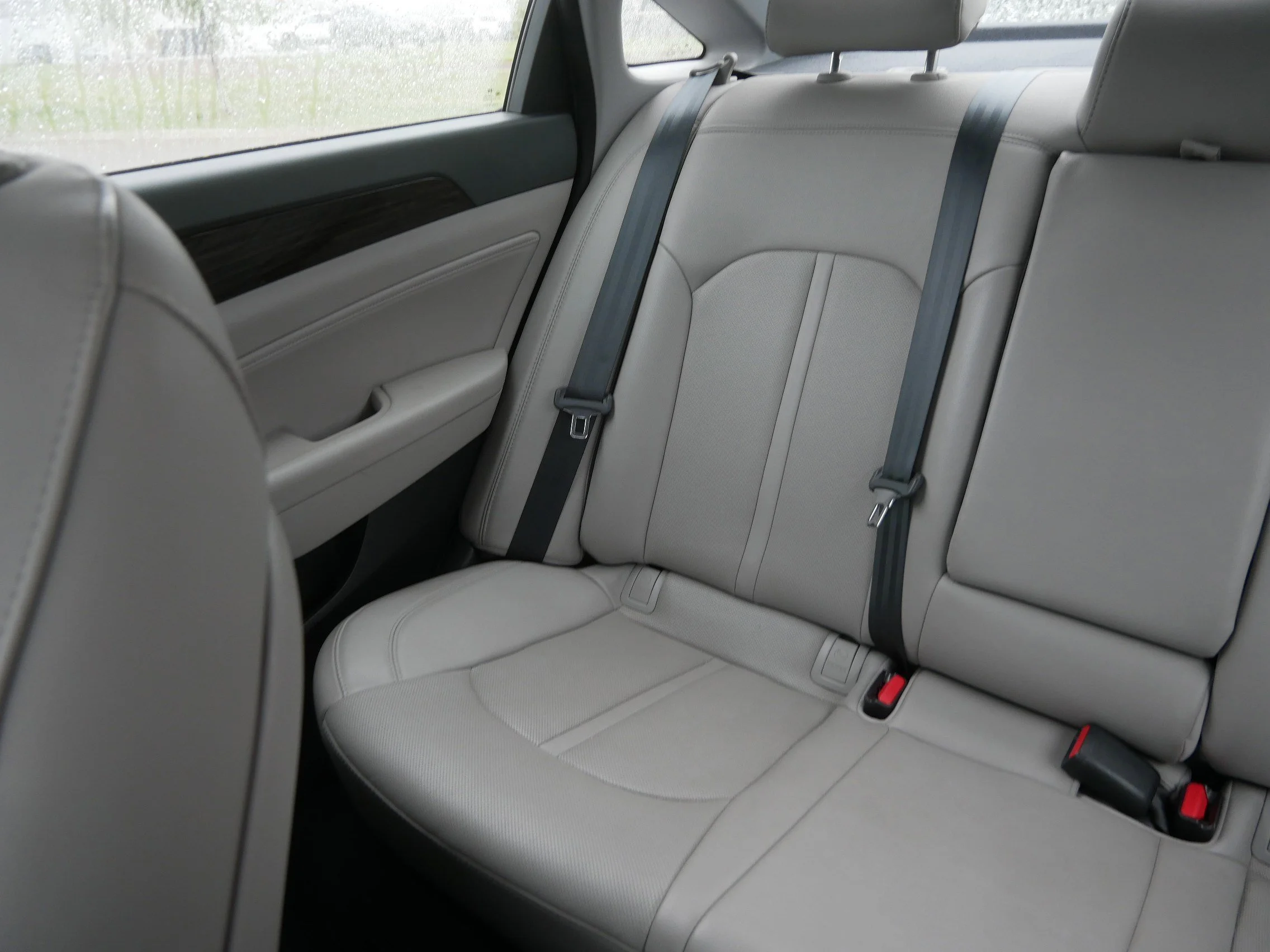 Used 2017 Quartz White Pearl Hyundai Limited image 12
