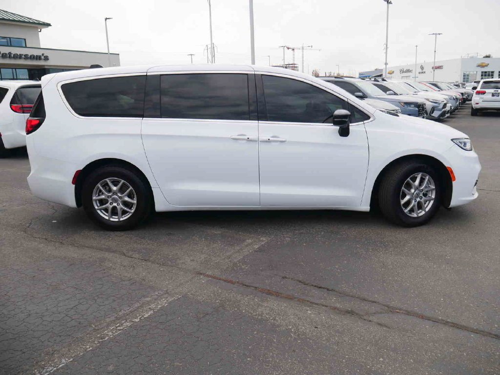 Used 2024 White Chrysler Touring L image 21