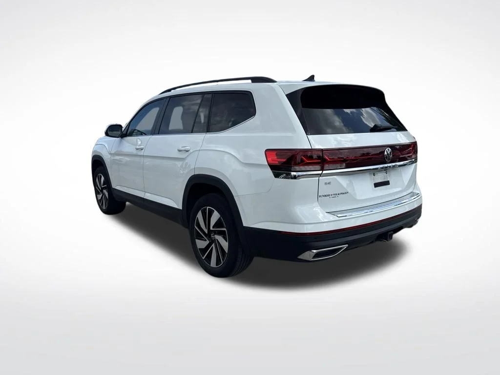Used 2024 White Volkswagen 2.0T SE w/Technology image 6