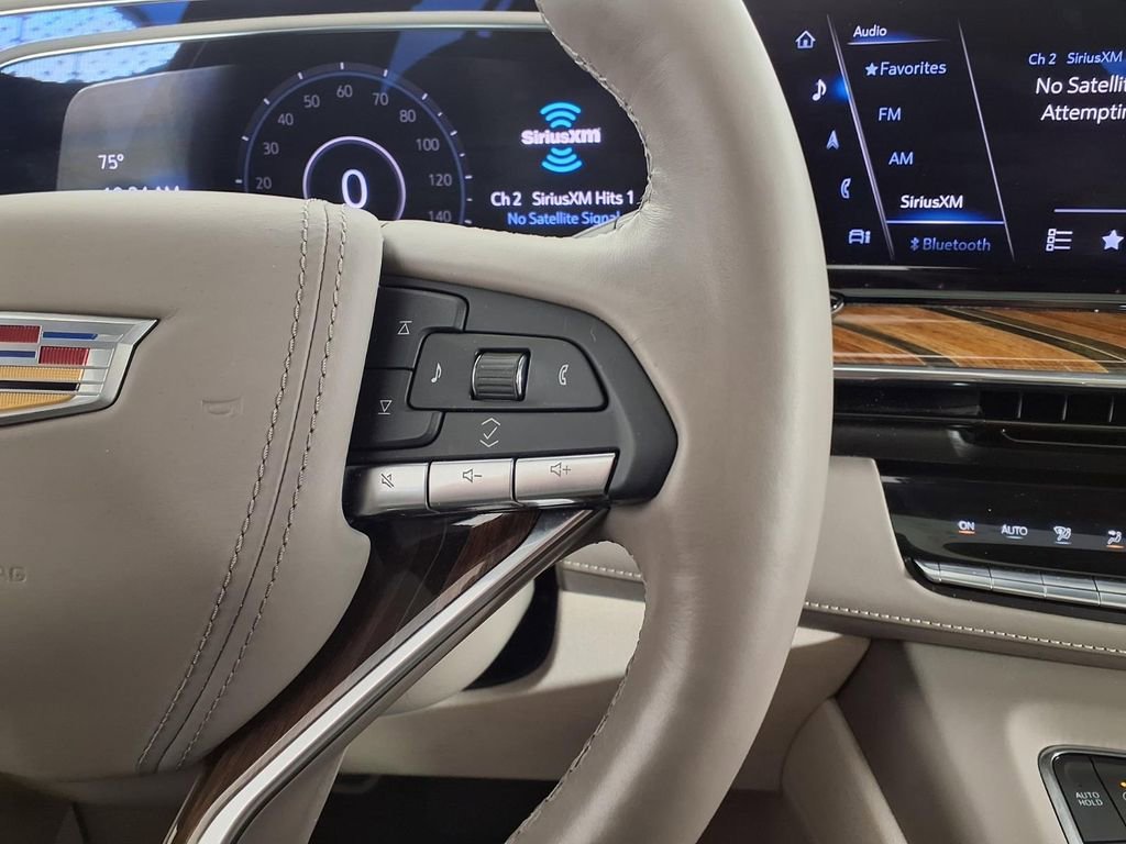 Used 2022 Crystal White Tricoat Cadillac Premium Luxury Platinum image 18