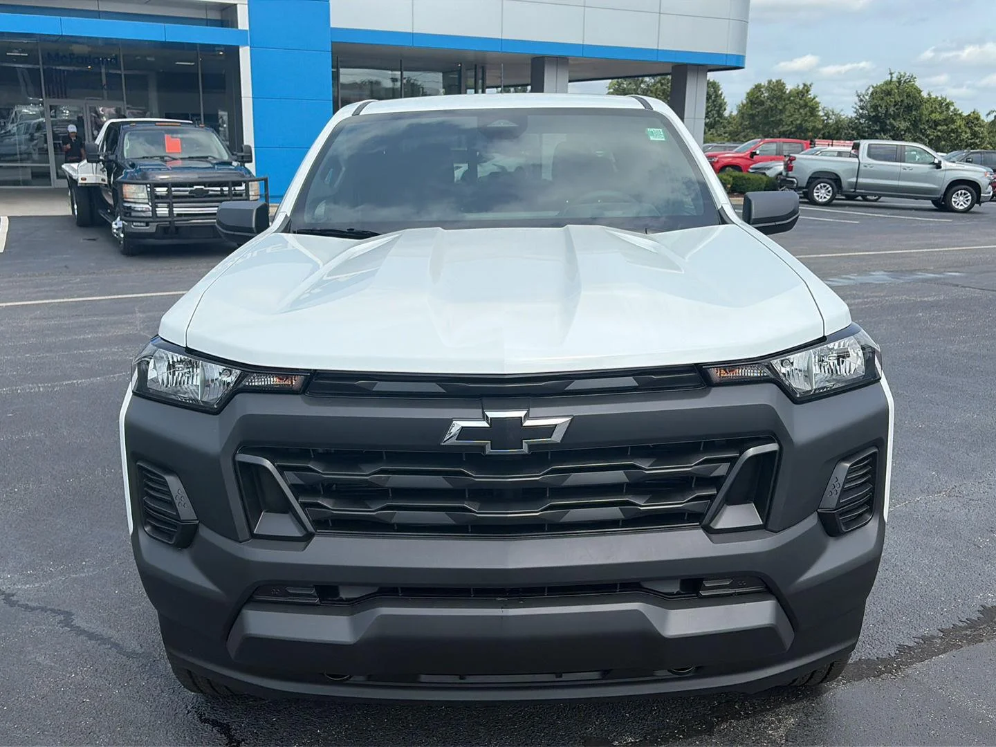 New 2026 Summit White Chevrolet WT image 8