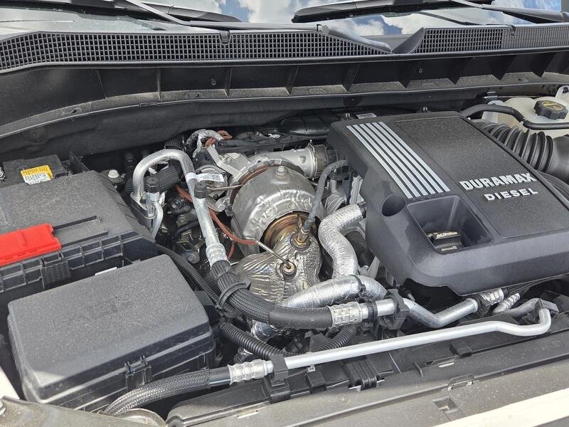 Used 2025 Pearl CHEVROLET 4WD CREW CAB 147" LTZ image 20
