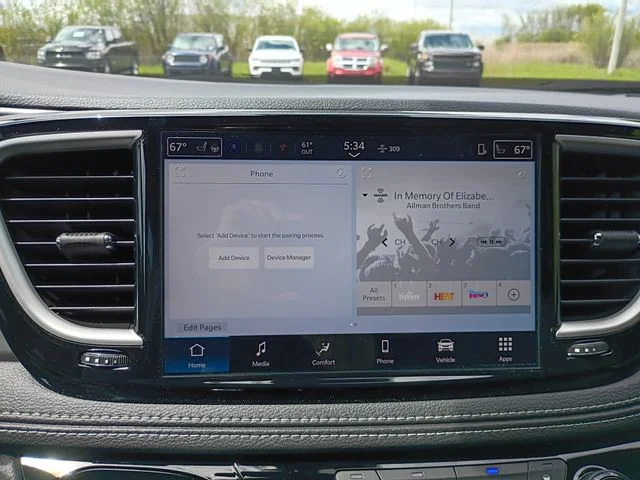 New 2026 Diamond Black Crystal Pearl-Coat Exterior Paint Chrysler Select image 15
