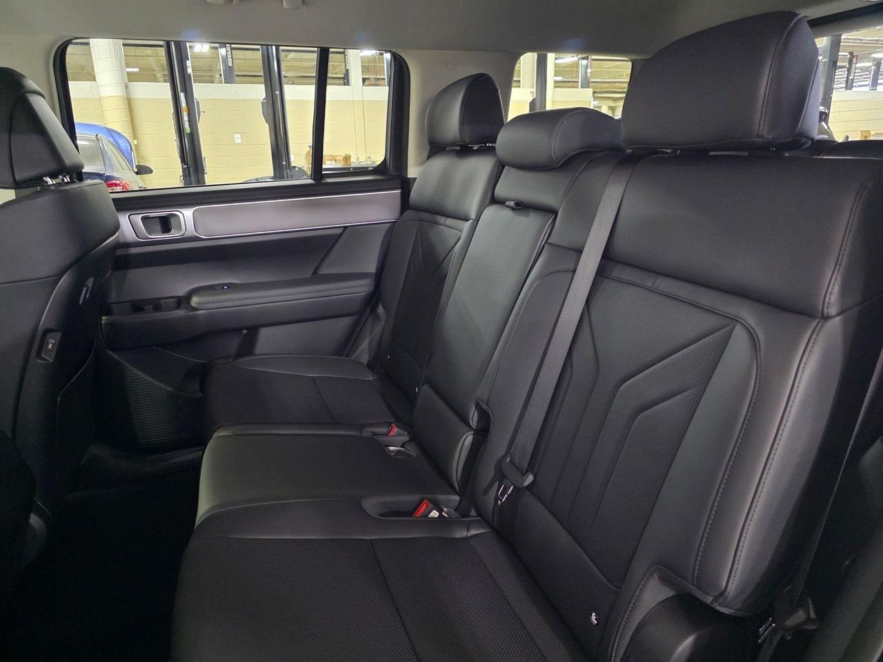 New 2027 Shimmering Silver Hyundai SEL image 15