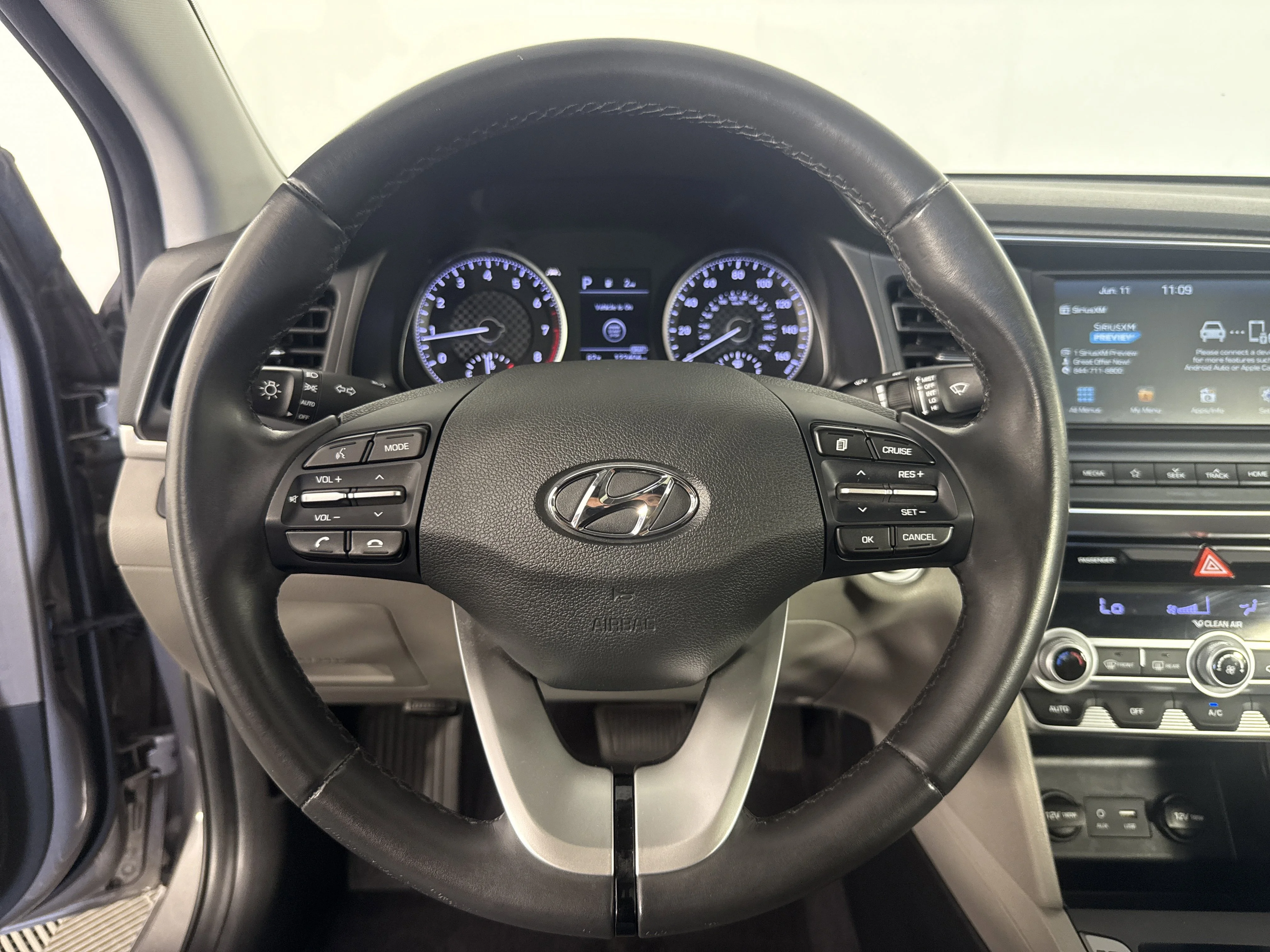 Used 2020 Fluid Metal Hyundai Value Edition image 23
