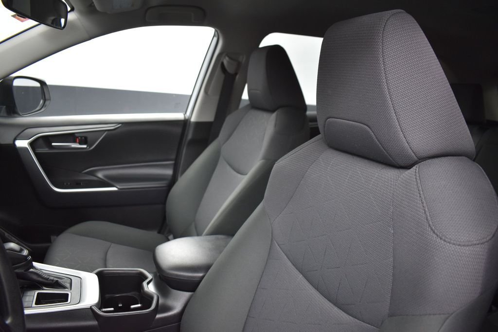 Used 2025 Silver Toyota XLE image 9