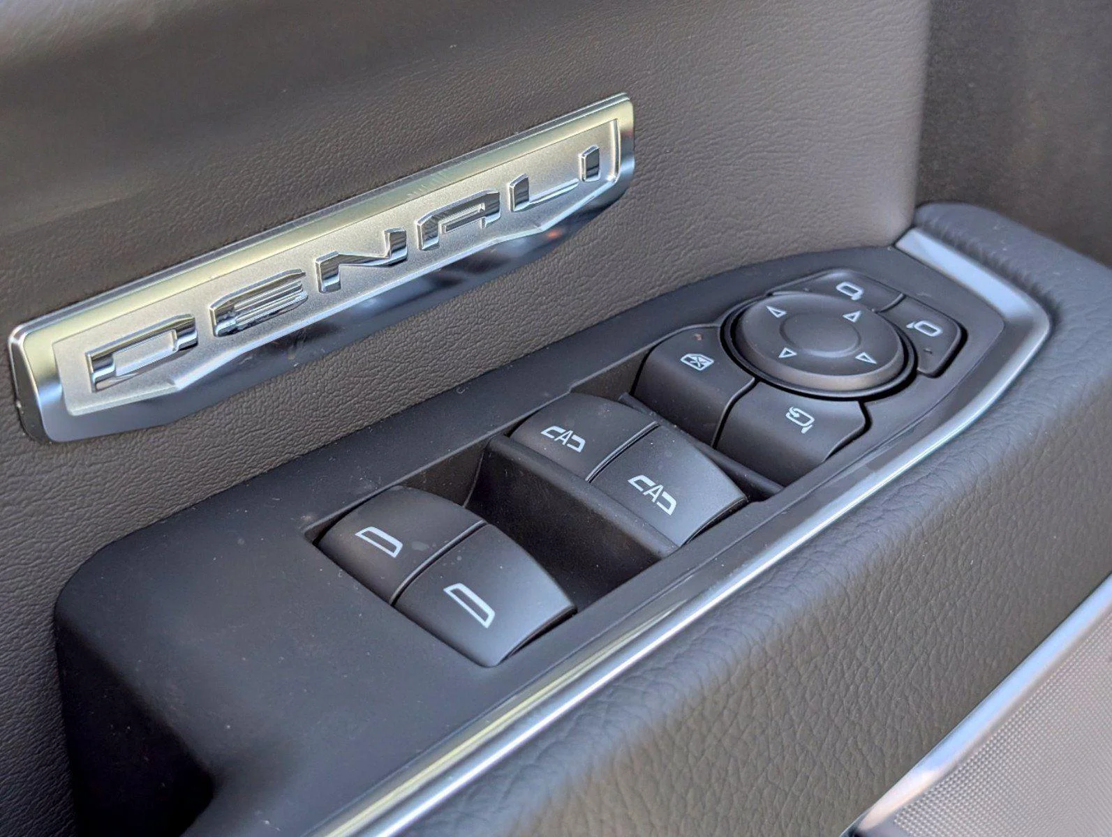 2026 GMC Sierra 1500 Denali - Photo 18