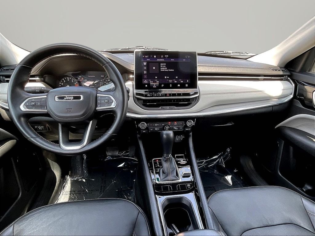 Used 2022 Gray Jeep Limited image 7