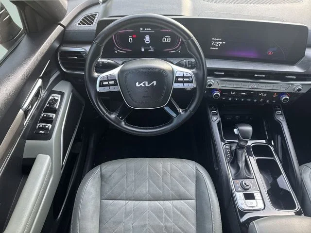 Used 2023 Black Kia EX X-Line image 14