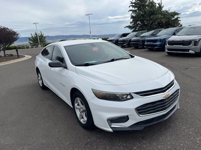 Used 2017 Summit White Chevrolet LS image 4