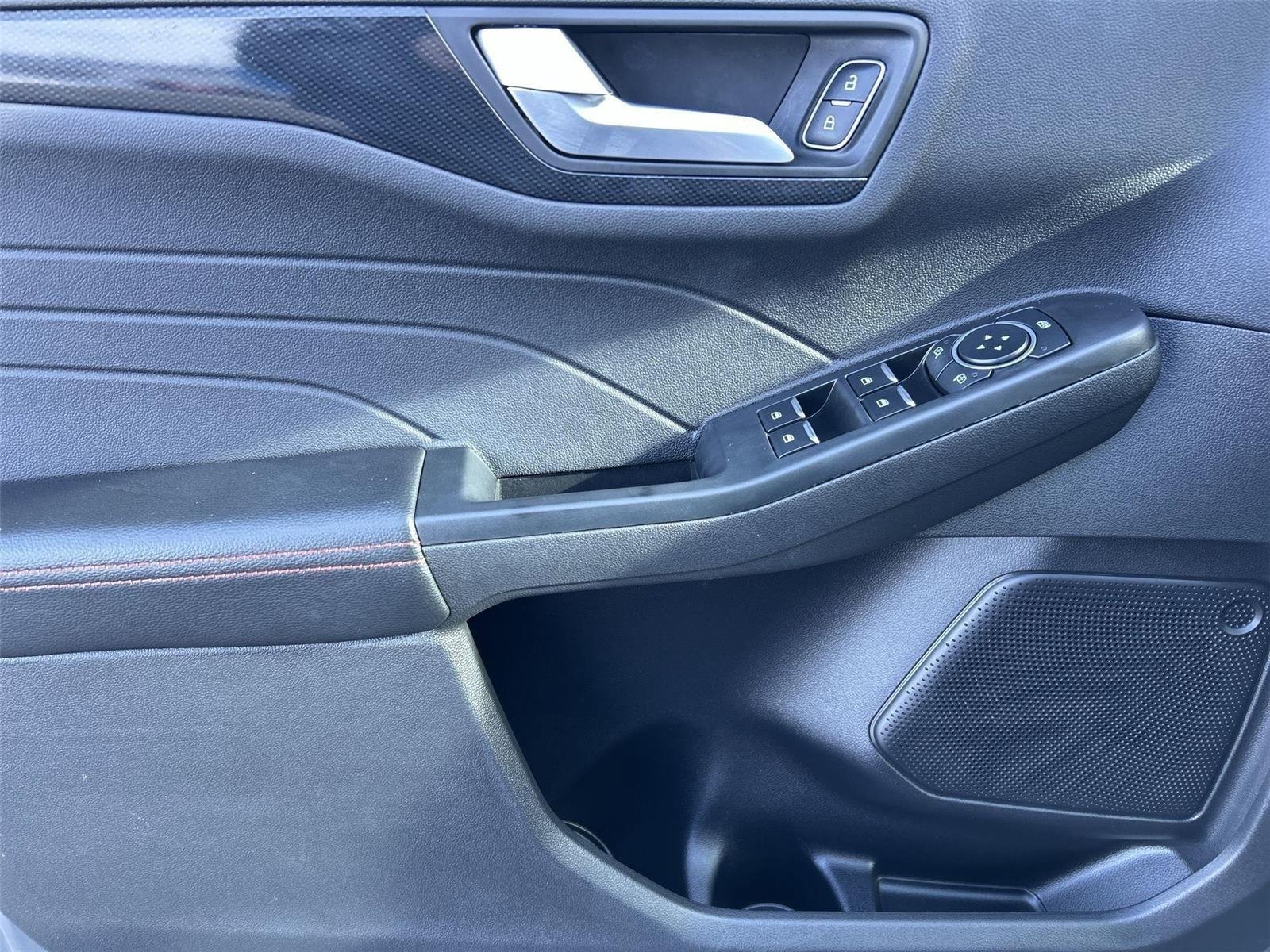 2025 Ford Escape ST-Line - Photo 13