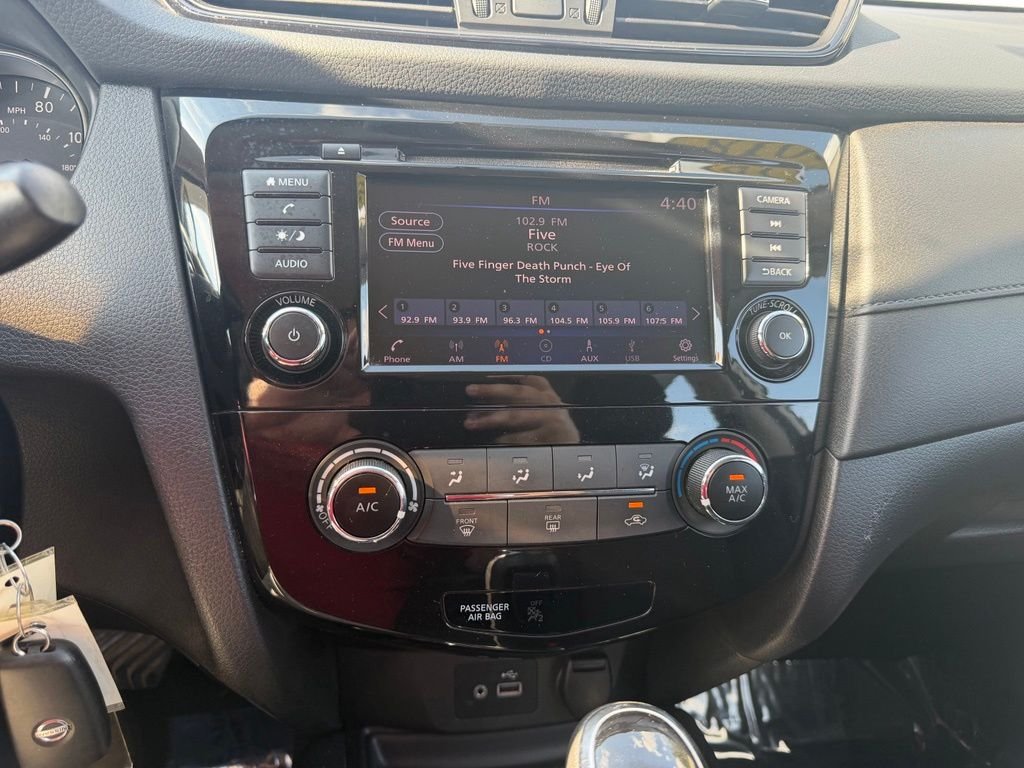 Used 2018 White Nissan S image 22