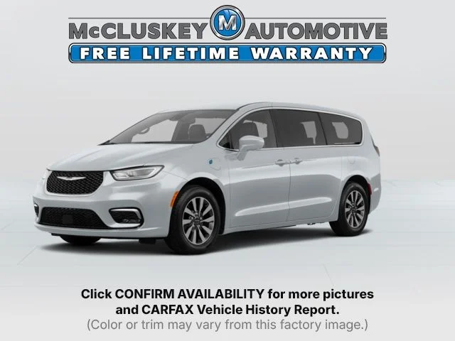 2023 Chrysler Pacifica Hybrid Touring L Hybrid's photo