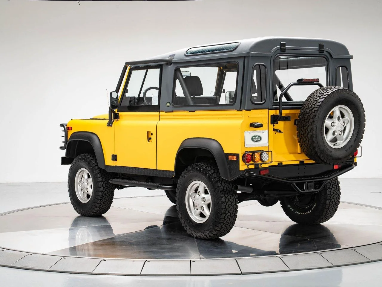 Used 1995 AA YELLOW Land Rover Soft Top image 3