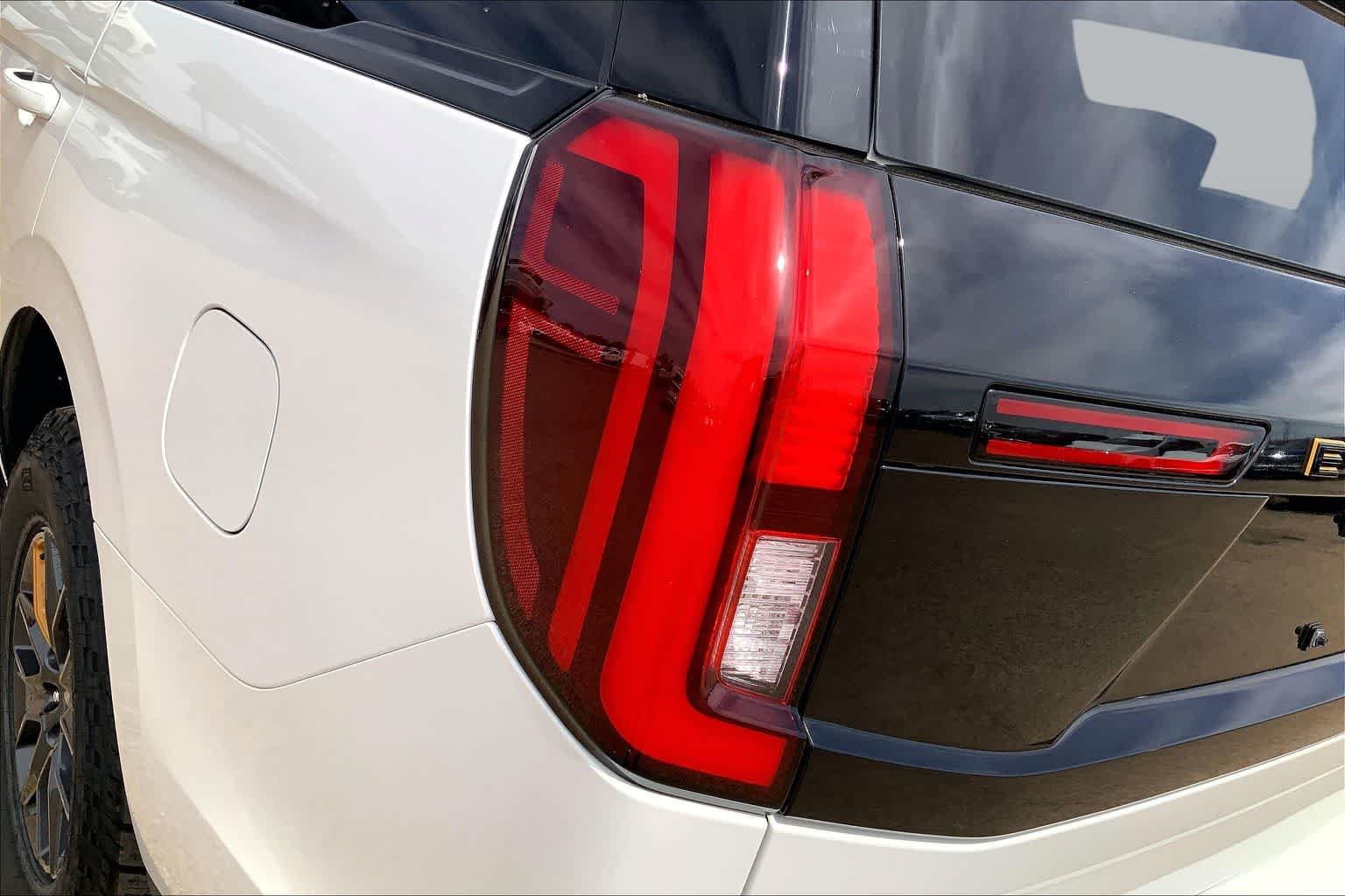 New 2026 Star White Metallic Tri-Coat Ford Tremor® image 14