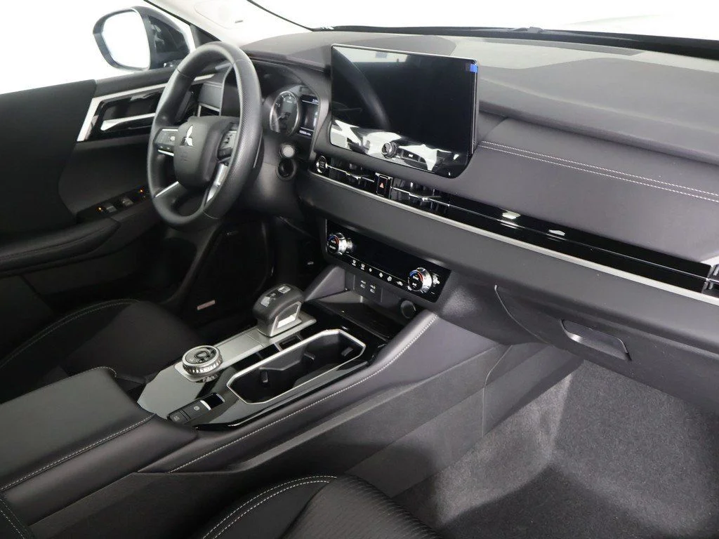 New 2026 Black Mitsubishi ES image 29