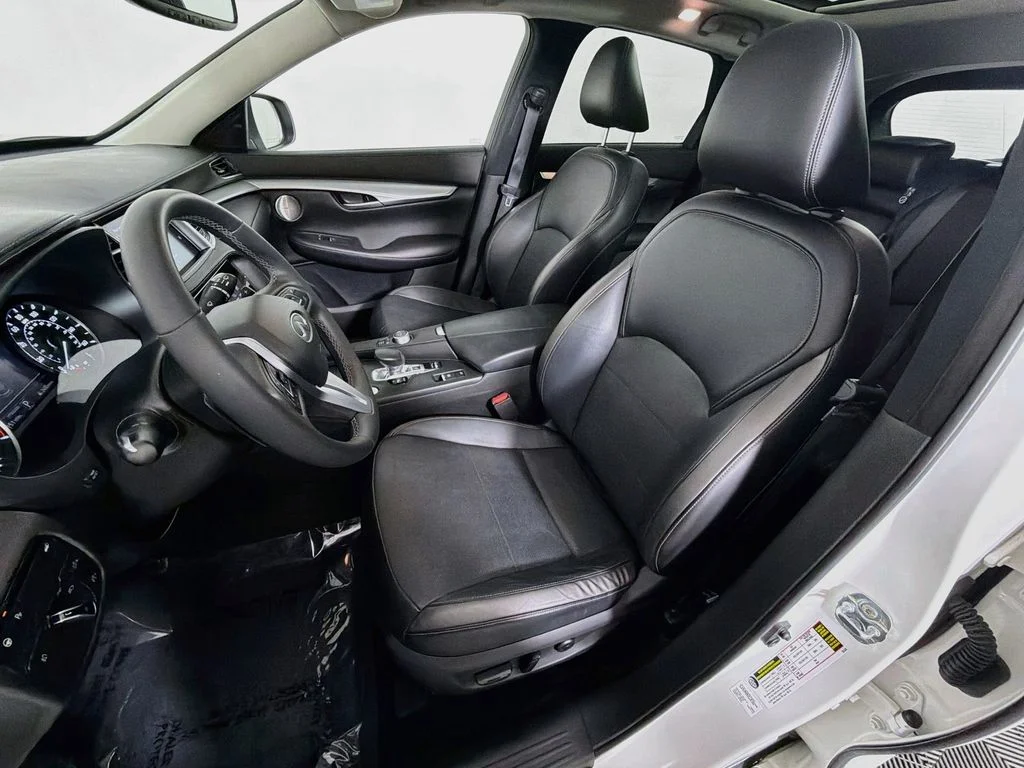 Used 2022 White INFINITI ESSENTIAL image 22