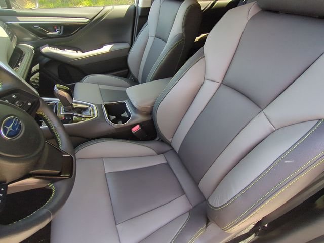 Used 2025 White Subaru Onyx Edition image 27