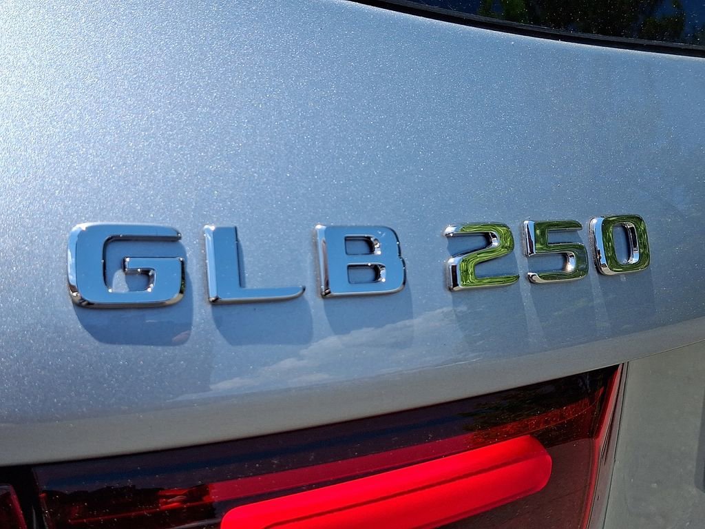 New 2026 Cirrus Silver Metallic Mercedes-Benz GLB 250 image 36