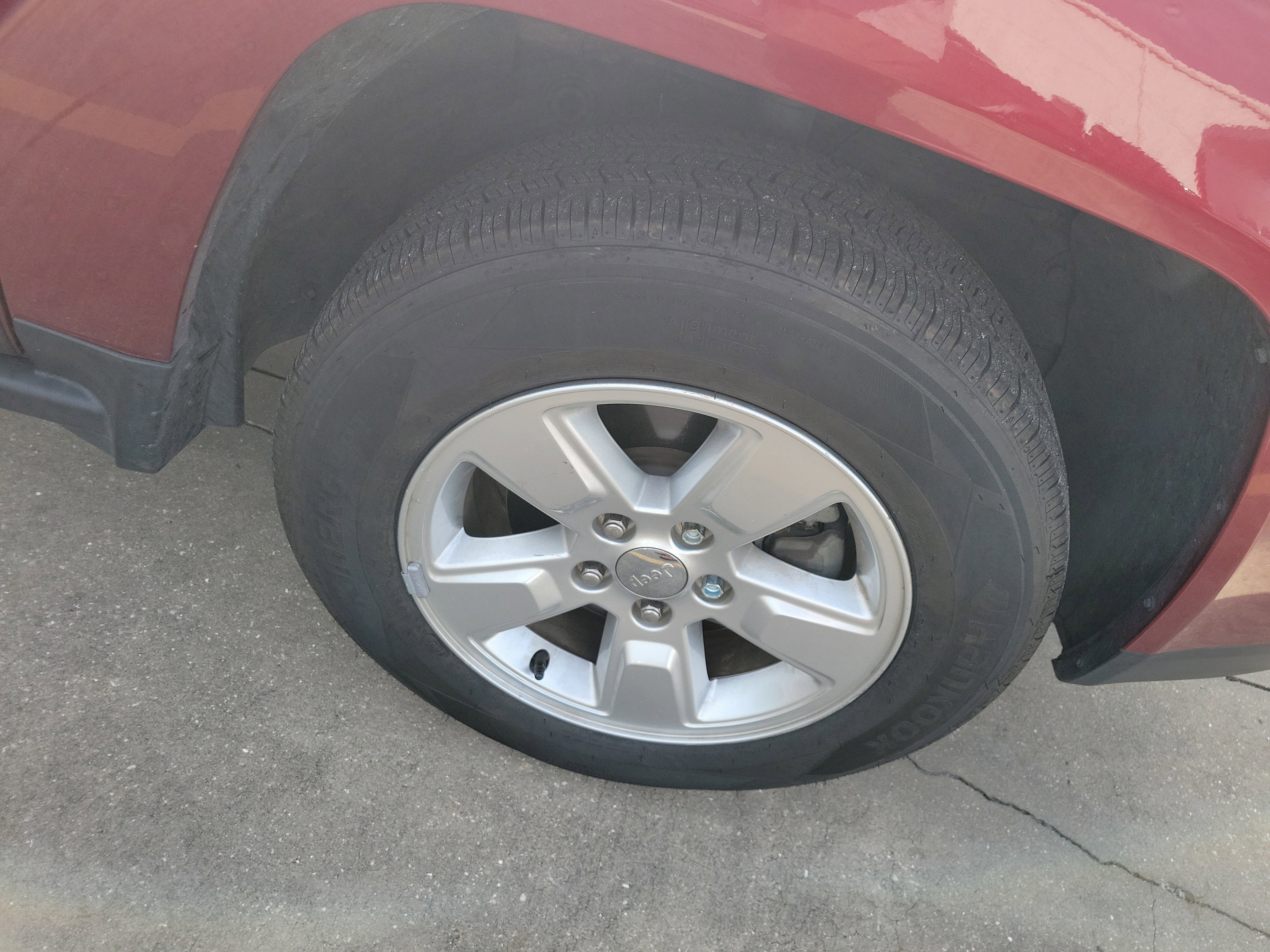 Used 2016 Deep Cherry Red Crystal Pearlcoat Jeep Latitude image 8