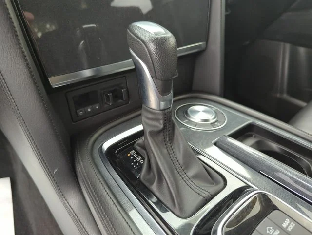 Used 2022 Silver Nissan SV image 38